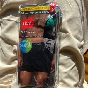 Hanes Platinum Men's Black Boxer Briefs